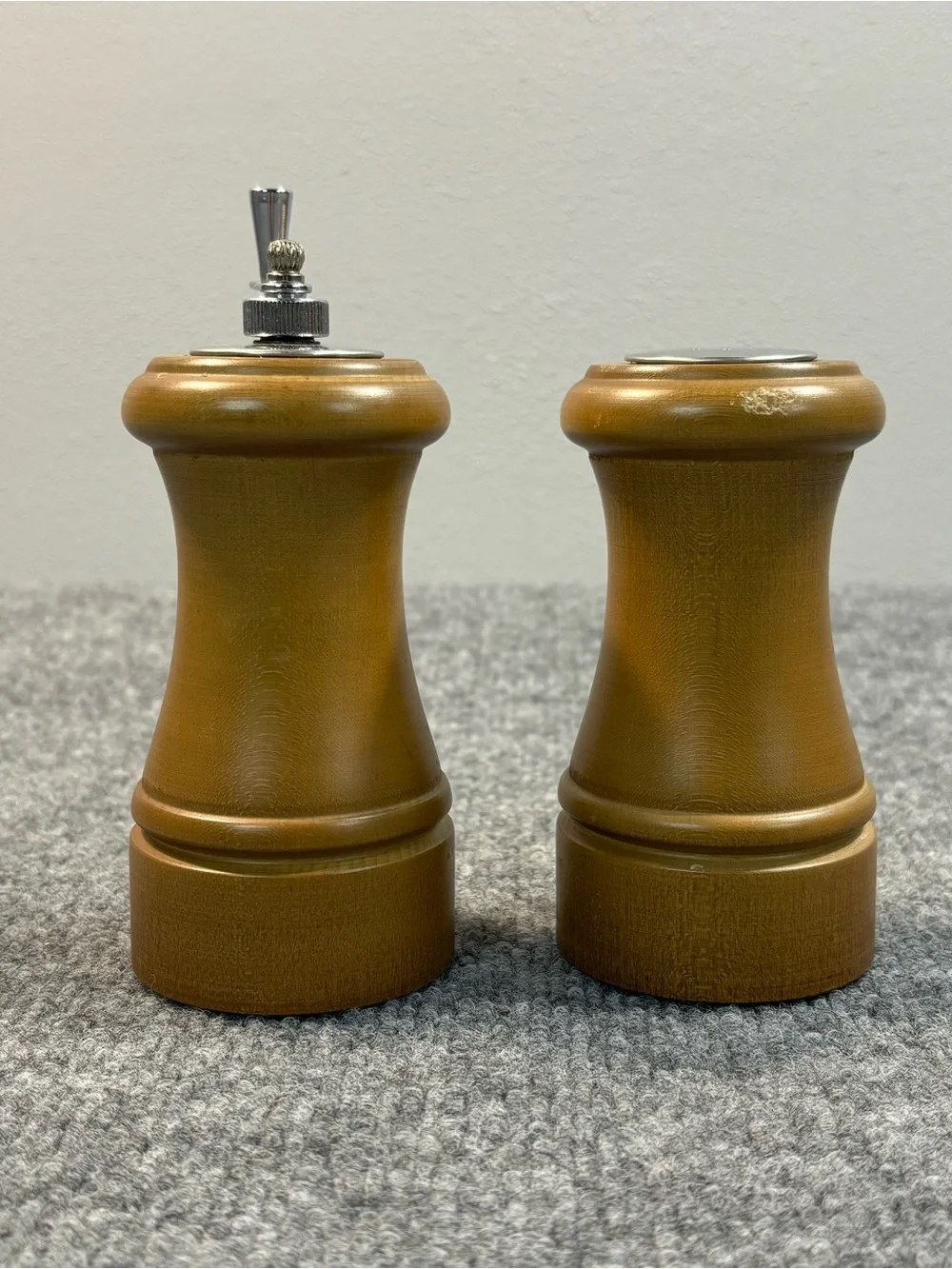VTG Farmhouse Wood Pepper Mill Grinder Salt Shaker Set Crank Light Oak Finish 5